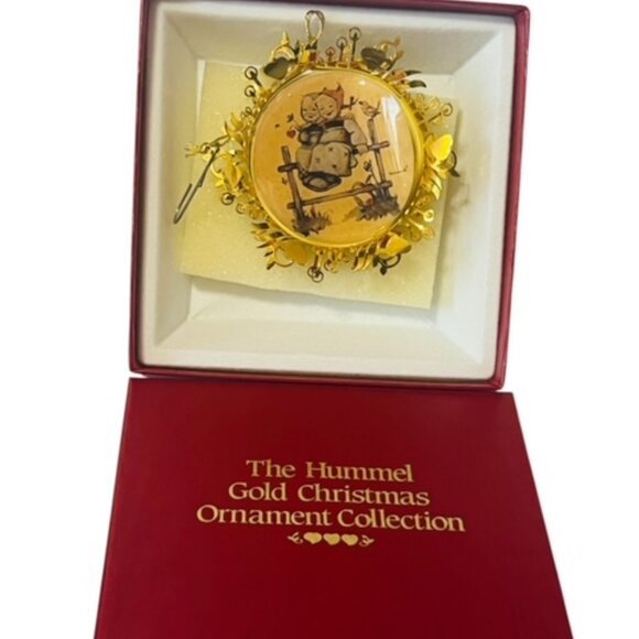 Danbury Mint Hummel Gold Christmas Ornament Figurine Goebel 1986 Apple Fence - Picture 1 of 2